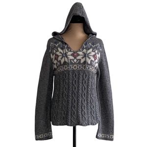 Long sleeve wool sweaters size L